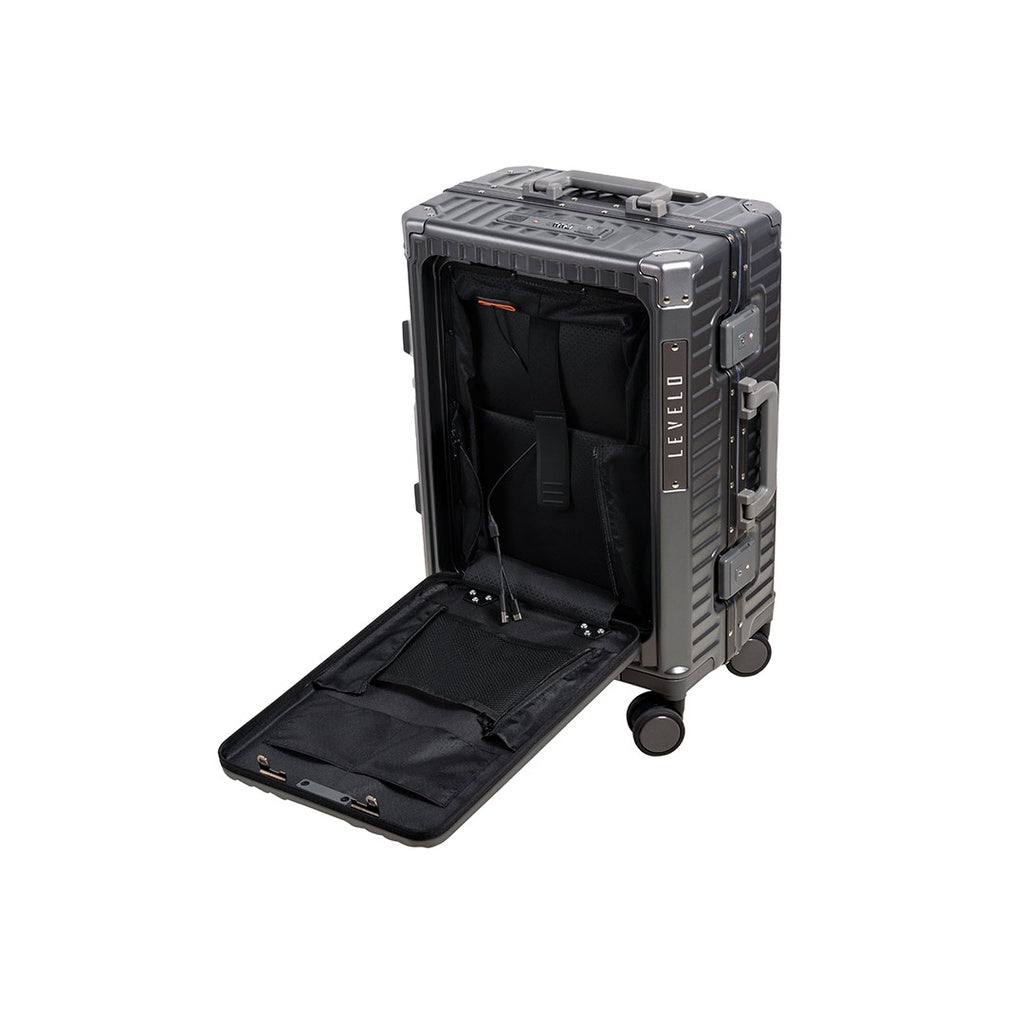 حقيبة سفر ليفيلو روم رولرز 20" مصنوعة من الالمنيوم مع منافذ يو اس بي اي ويو اس بي سي | Levelo RoamRollers 20" Travel Luggage with Aluminum Body Material, USB-A & USB-C Output Ports