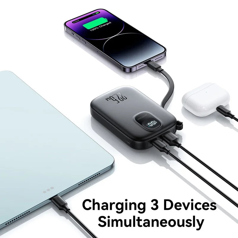 باور بانك جويرووم بسعة 10,000 مللي امبير وبقدرة شحن 22.5 واط مع كيبل لايتننغ مدمج - اسود | JOYROOM JR-PBF18 22.5W Fast Charging Power Bank With Lightning Cable 10000mAh – Black