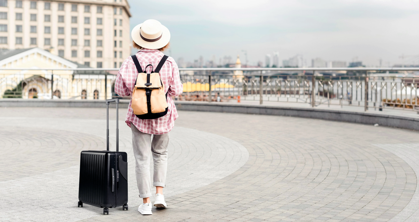 حقيبة سفر ليفيلو روم رايد 22" مع مقعد طفل مدمج وهيكل مقاوم للصدمات - اسود | Levelo RoamRide 22" Travel Luggage with Built-in Child Seat, Impact Resistance Shell - Black