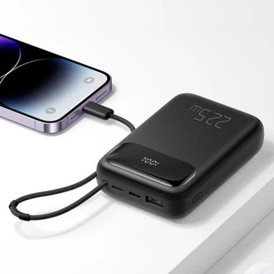 Mcdodo 22.5W PD digital display with Lightning cable 10000mAh - شاشة ديجيتال ماكدودو 22.5 وات PD مع كابل لايتنينج 10000 مللي أمبير
