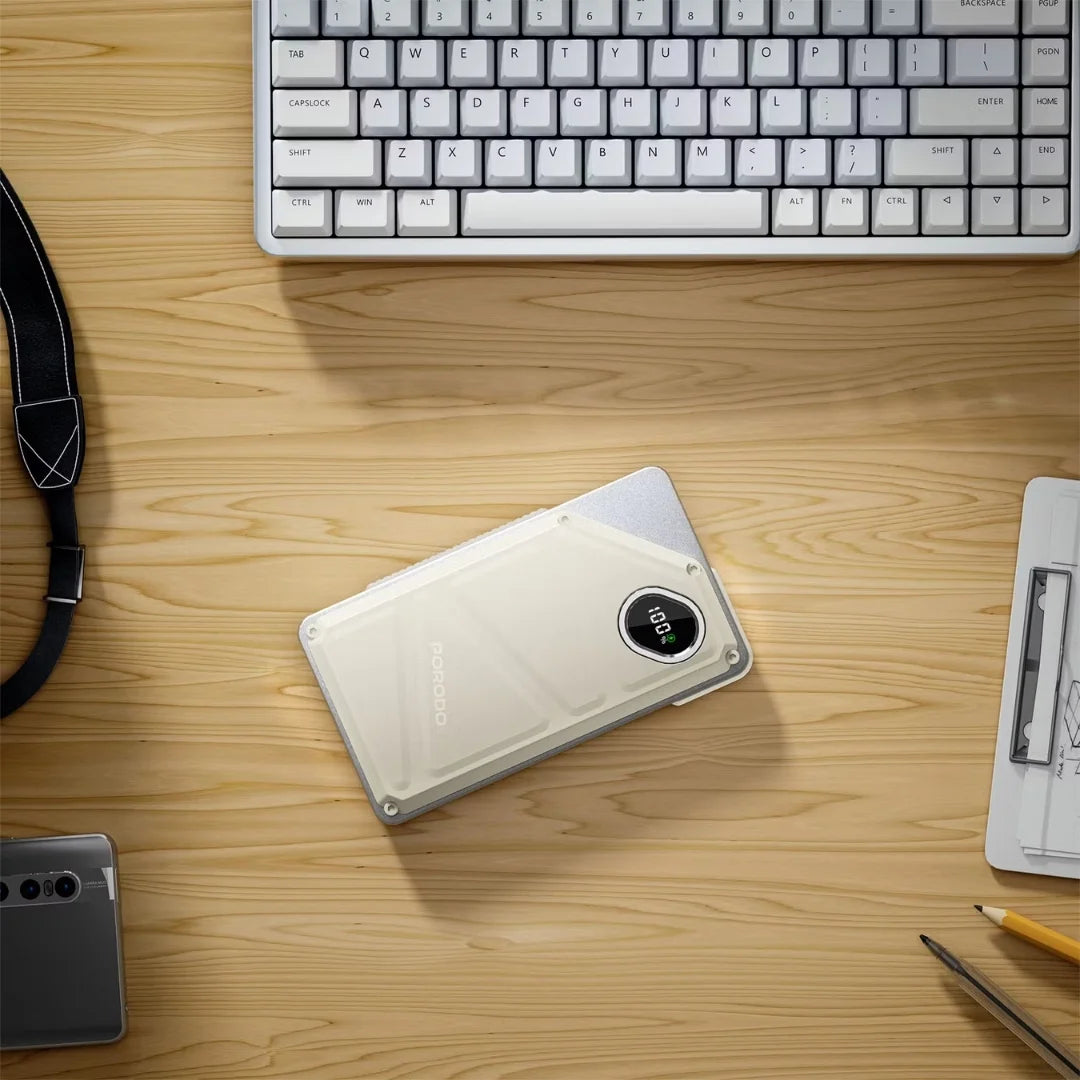 Bankeya Hêzê ya Porodo 10000mAh bi kabloyên Type-C û Lightning ên çêkirî û dîmendera dîjîtal | Bankeya Hêzê ya Porodo 10000mAh 2xType-C, USB-A, Xeta Type-C bi Dîmendera Dîjîtal.