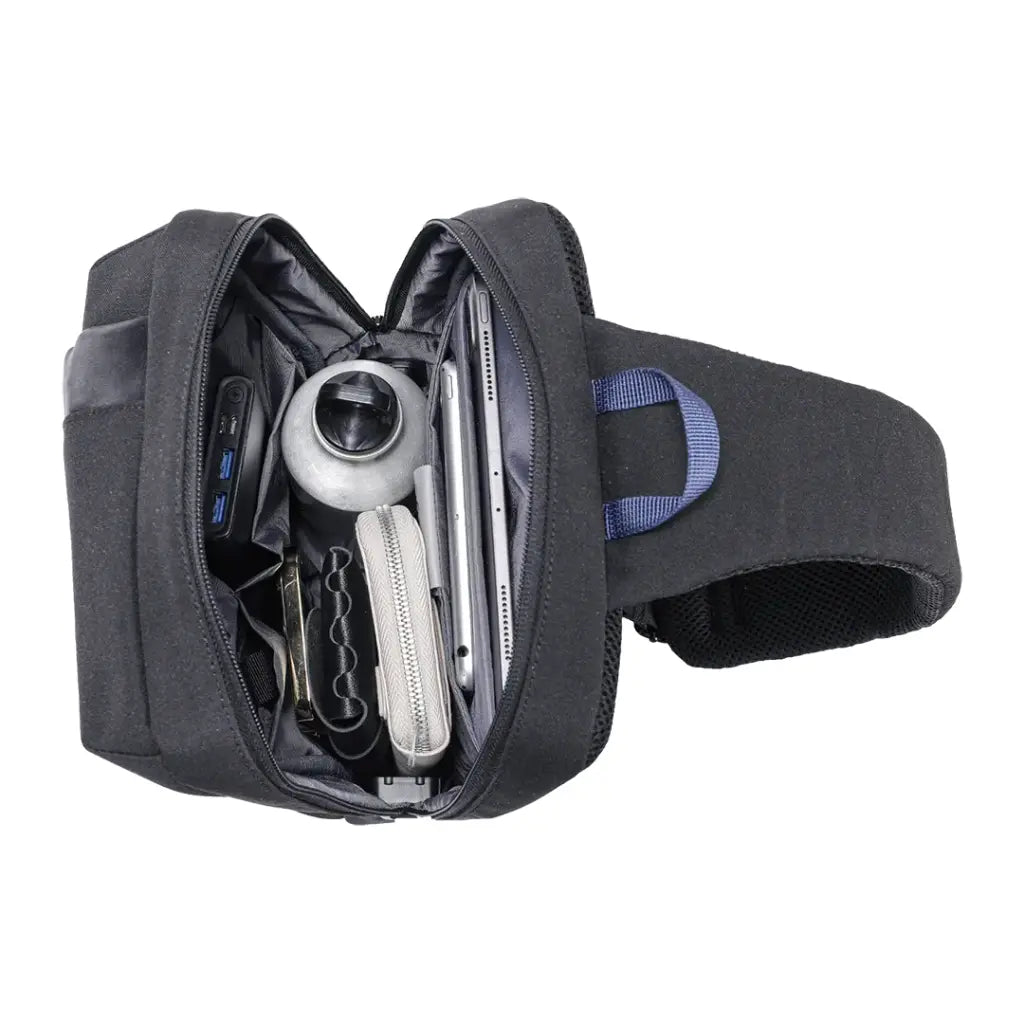 حقيبة كروس بودي مع بصمة اصبع من بورودو لايف ستايل, مع محدد موقع Apple Find My ومنفذ شحن تايب سي | Porodo Lifestyle Sling Bag with Finger Print, Apple Find My Locator, and USB Type-C