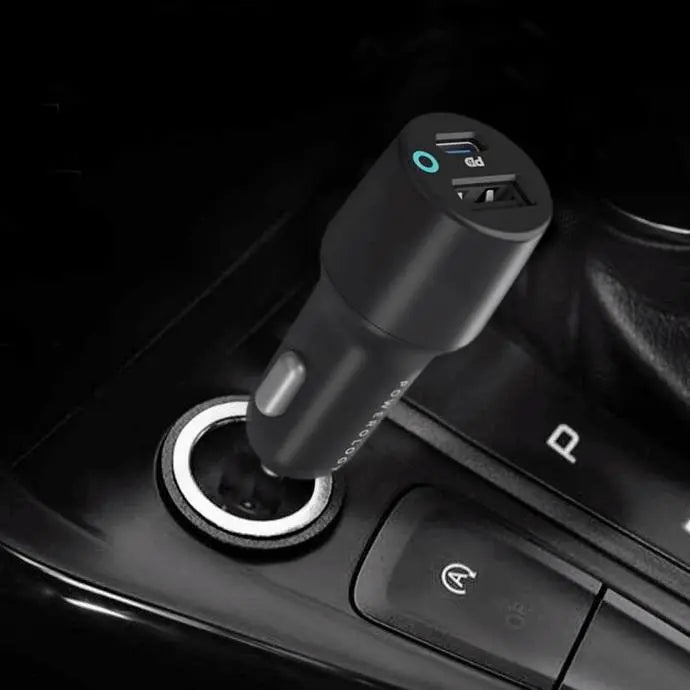 شاحن سيارة باورولوجي بمنفذين يو اس بي سي بقدرة 35 واط ومنفذ يو اس بي اي بقدرة 12 واط مع كيبل تايب سي الى لايتننغ | Powerology Dual Port Car Charger PD 35W USB-A 12W with Type-C to MFi Lightning Cable.