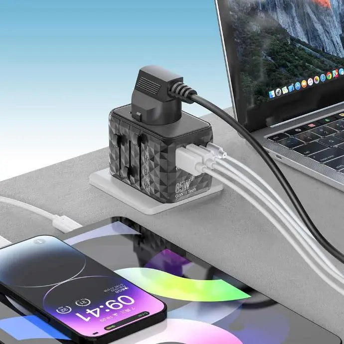 شاحن السفر العالمي من باورولوجي بقدرة 65 واط, 3 منافذ تايب سي ومنفذين تايب اي - رمادي | Powerology Universal Multi-Port Travel Adapter PD 65W.