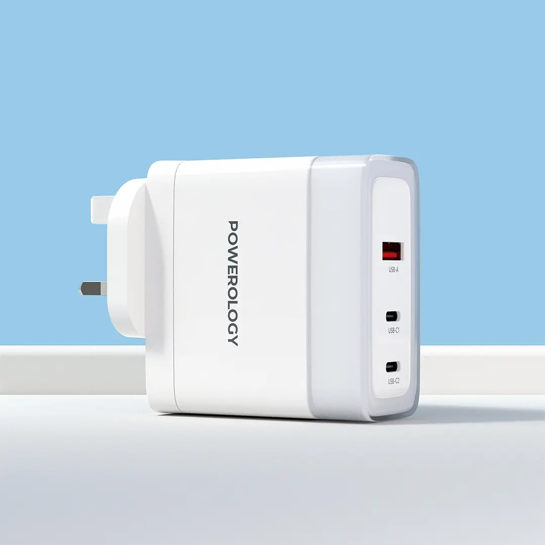 شاحن باورولوجي لايف ستايل ب 3 منافذ للشحن مع شحن سريع بقدرة 100 واط - ابيض | Powerology 3-Port Fast Charging Adapter – White