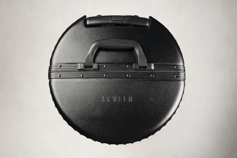 حقيبة سفر ليفيلو أورو 24" خفيفة الوزن مصنوعة من ABS - اسود | Levelo ORO 24" ABS Suitcase And Light Weight Travel Luggage - Black