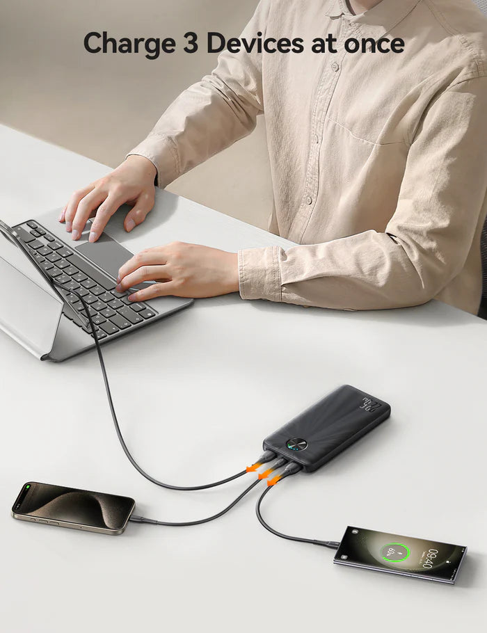 باور بانك جويرووم بسعة 10,000 مللي امبير وبقدرة شحن 22.5 واط - اسود | JOYROOM JR-PBF15 22.5W LED Fast Charging Power Bank 10000mAh – Black