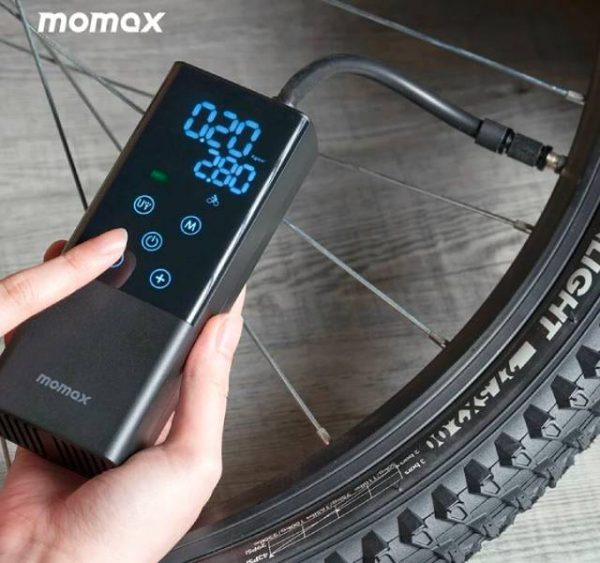 MOMAX ELECTRIC AIR PUMP Portable Air Pump with Flash IoT - موماكس منفاخ هواء كهربائي منفاخ هواء محمول مع فلاش