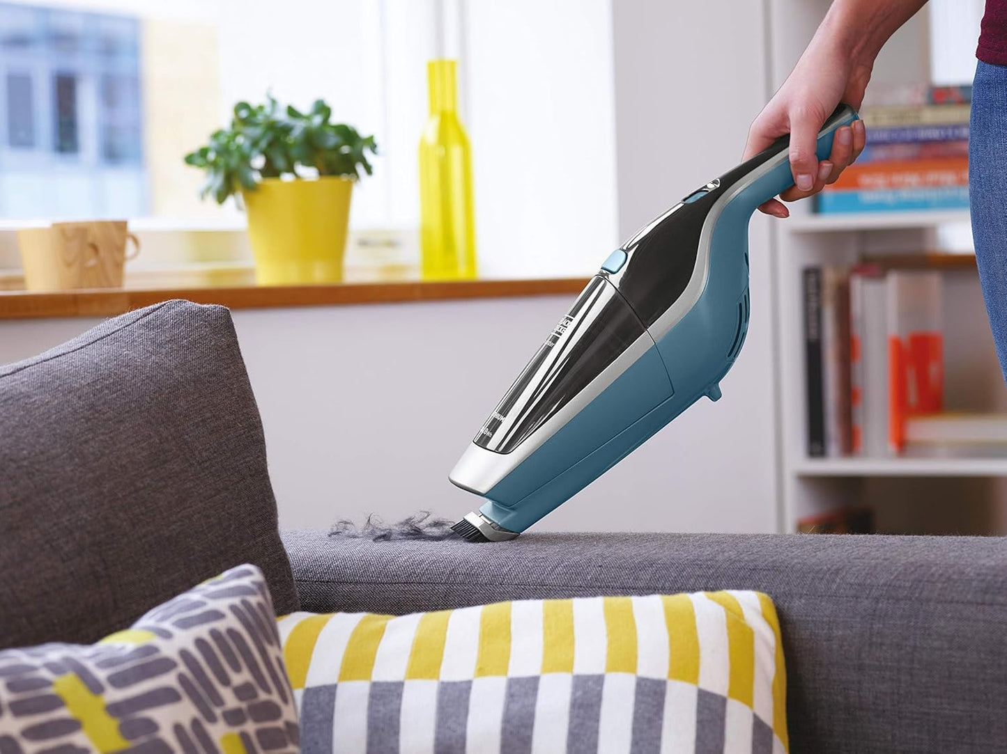 Black+Decker 14.4V 28.8Wh Cordless Vacuum Cleaner, 2Ah Lithium-Ion Battery - مكنسة لاسلكية بلاك آند ديكر 2 في 1 لتنظيف الأرضيات والأثاث