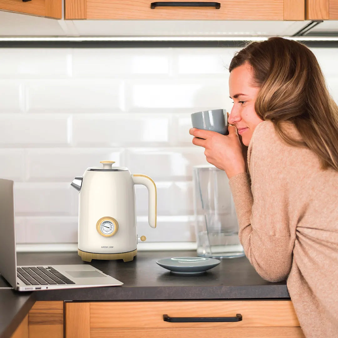 غلاية جرين لايون الكلاسيكية بسعة 1.7 لتر وبقدرة 2200 واط - بيجي | Green Lion Classic Kettle 1.7L 2200W - Beige