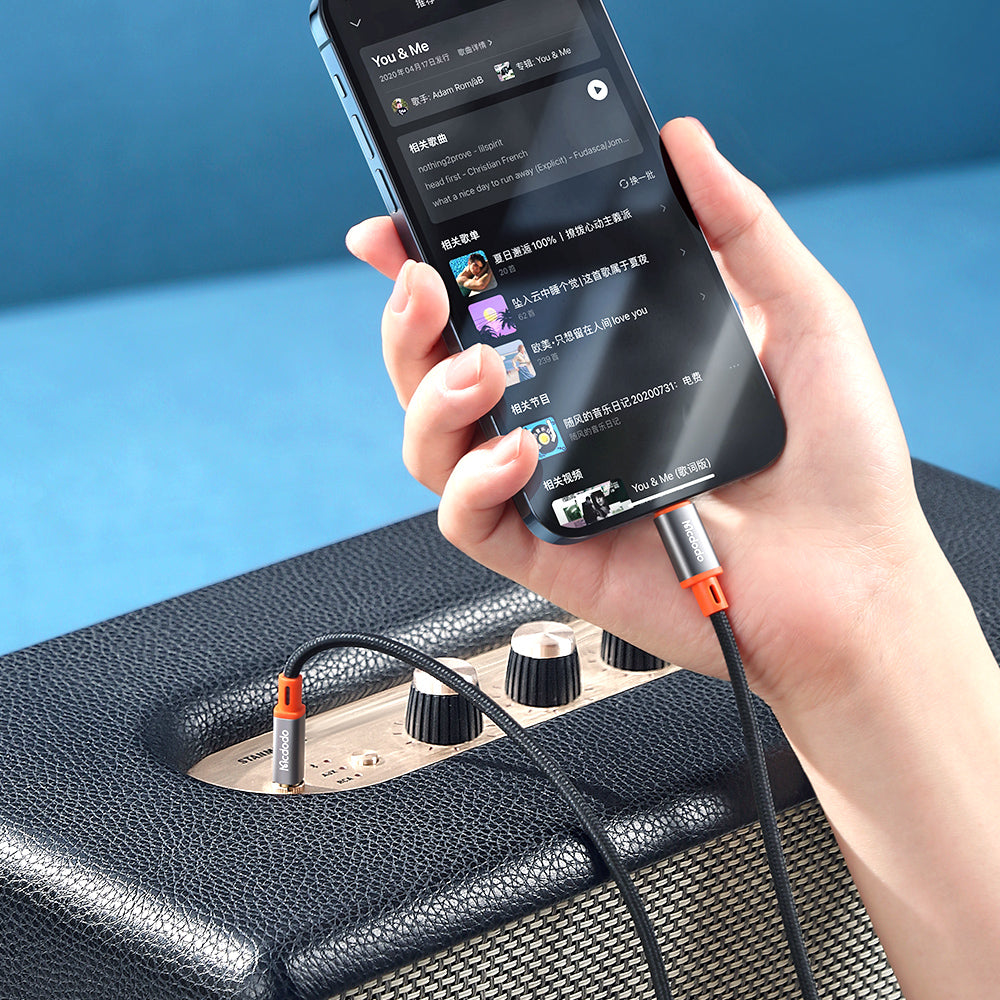 mcdodo Lightning to 3.5mm AUX Mini Jack Cable - ماكدودو كابل لايتنينج إلى 3.5 ملم أوكس ميني جاك 1.2 متر
