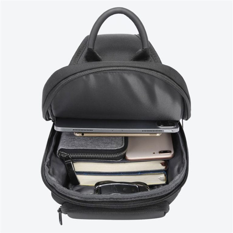 Bange Titan Sling Bag (11 inch iPad) Water-Resistant Crossbody Men's Bag | حقيبة كتف حول الجسم للرجال من بانج تايتان, مقاومة للماء, تتسع لجهاز ايباد 11 بوصة
