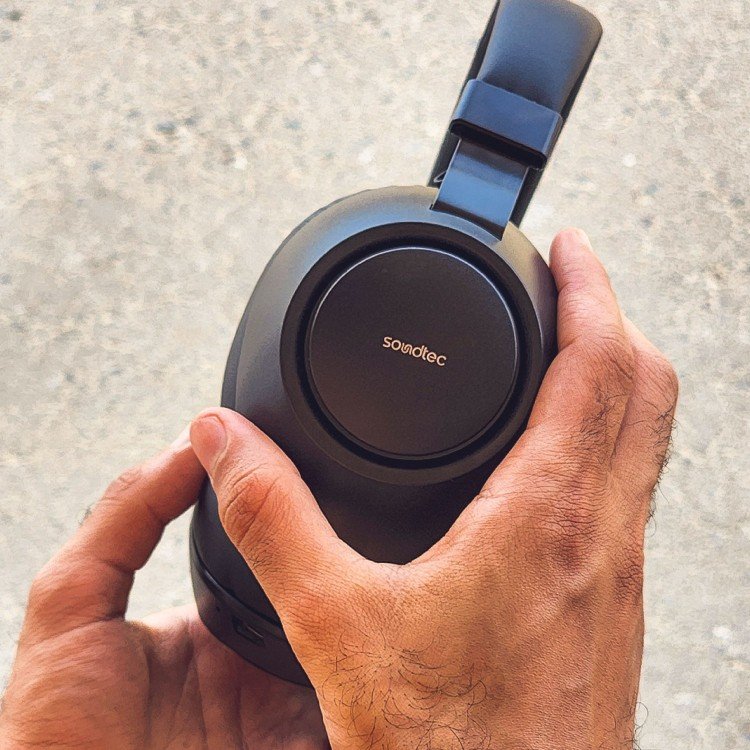سماعة الرأس اللاسلكية فوق الاذن بورودو ساوندتيك ديب ساوند - اسود | Porodo Soundtec Deep Sound Wireless Over-Ear Headphone - Black.