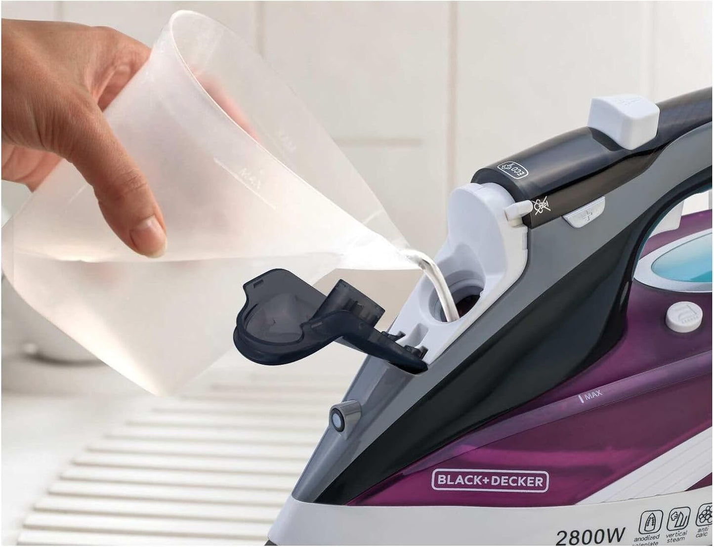 Black+Decker 2800W Digital Steam Iron - مكواة بخار رقمية بلاك أند ديكر 2800 وات مع شاشة ال سي دي