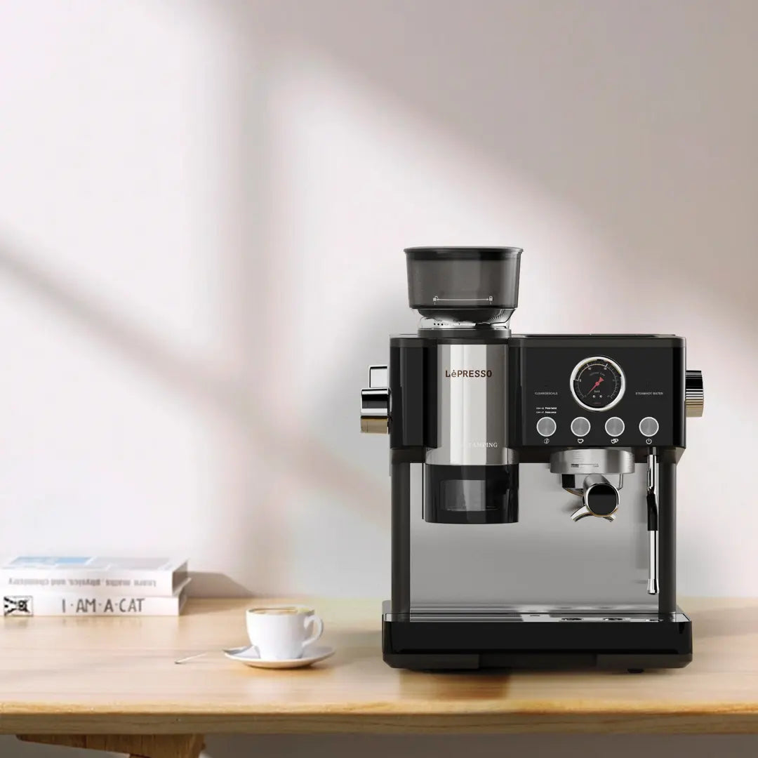 Makîneya Qehweyê ya Nîv-Otomatîk a Lepresso - Reş