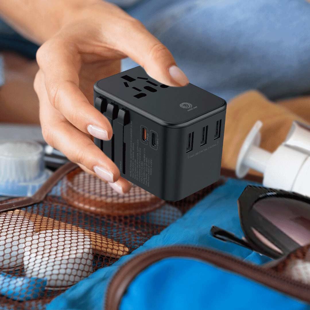محول سفر جرين لايون متعدد الوظائف بقدرة شحن 20 واط | Green Lion Multifunction Travel Adapter ( 3 USB Port / 2 USB-C ) PD 20W