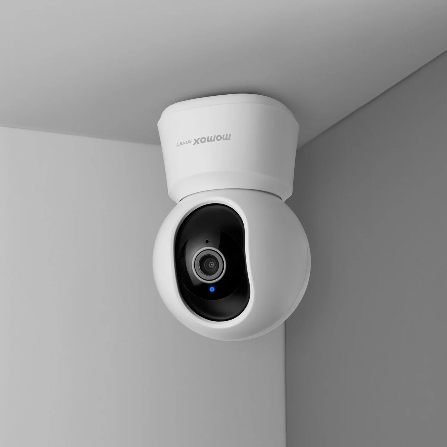 Momax Smart Eye 360° IoT IP Camera - كاميرا مراقبة ذكية موماكس سمارت اي بدوران 360 درجة